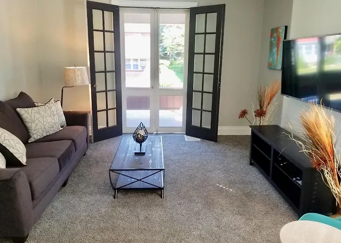 Holiday home Spacious & Clean 3br 2 Balconies Parking